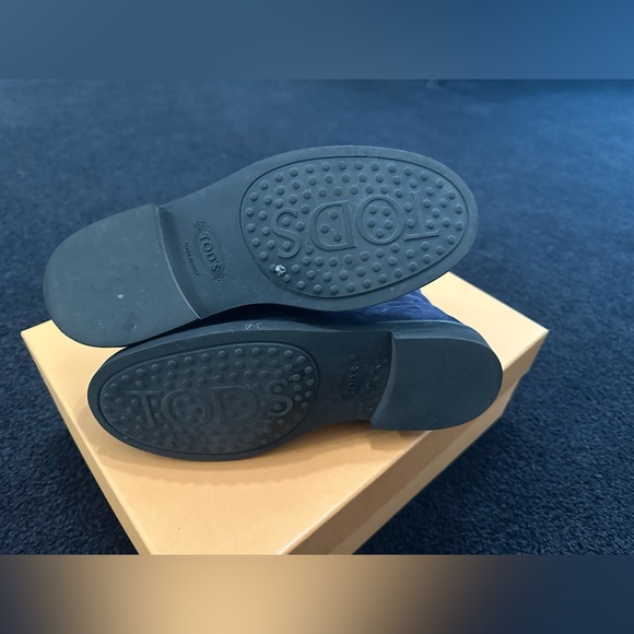 TOD’S suede lace up booties - Picture 6 of 7